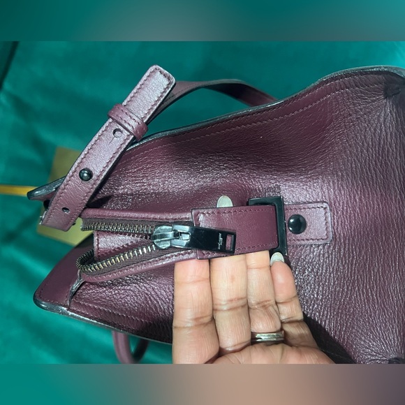 Yves Saint Laurent Cabas Maroon Leather Bag - Picture 7 of 10